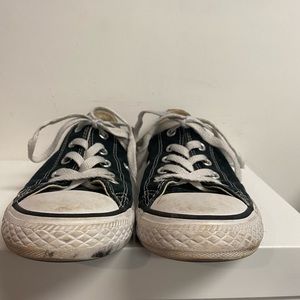 Girls Converse Chuck Taylor All Star Classic Low Tops.